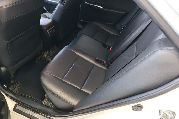 Used Toyota Camry 2015 2.0G Premier Edition
