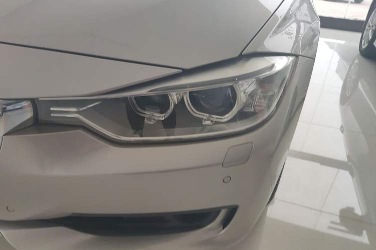 Used BMW 3 Series 2015 320i Luxury Line Stylish Edition
