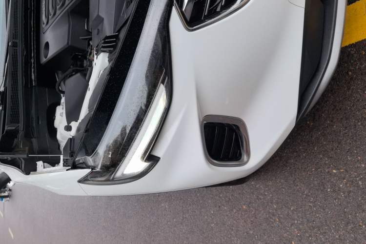 Used Buick Envision 2022 Encore S 552T Two-Wheel-Drive Luxury Model
