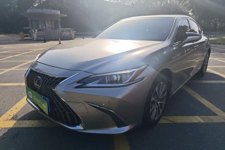 Used Lexus ES 2021 200 Excellence Edition
