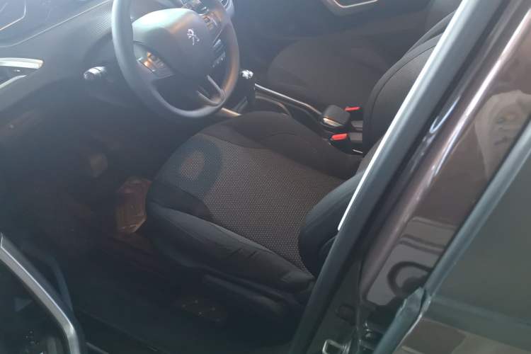 Used Peugeot 2008 2014 1.6L Automatic Fashion Edition
