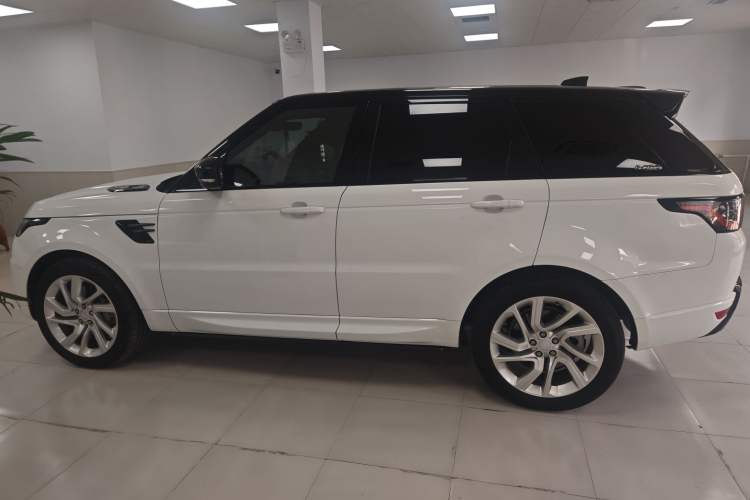 Used Land Rover Range Rover Sport 2020 3.0 L6 HSE DYNAMIC

