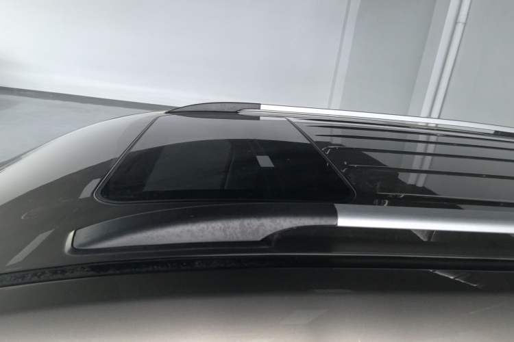 Used FORTHING SX6 2022 1.6L Manual Luxury Version
