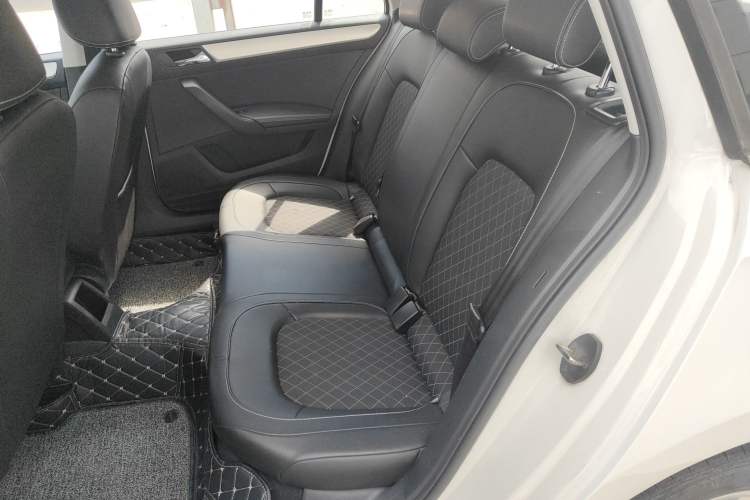 Used Skoda Rapid Spaceback 2018 1.6L Automatic Comfort Edition