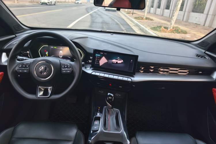 Used MG 5 2023 180 DVVT CVT Luxury Edition
