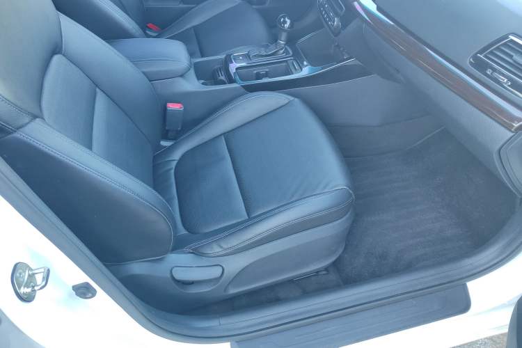 Used Kia K4 2014 1.8L Automatic GLS
