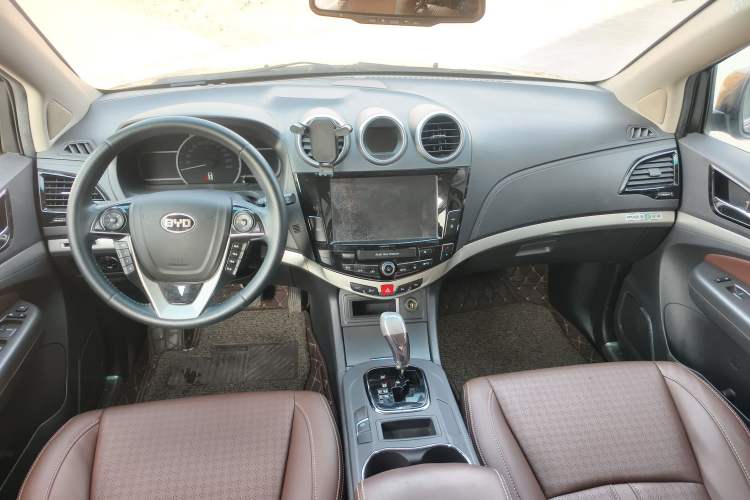 Used BYD S7 2015 2.0T Upgraded Automatic Luxury Version
