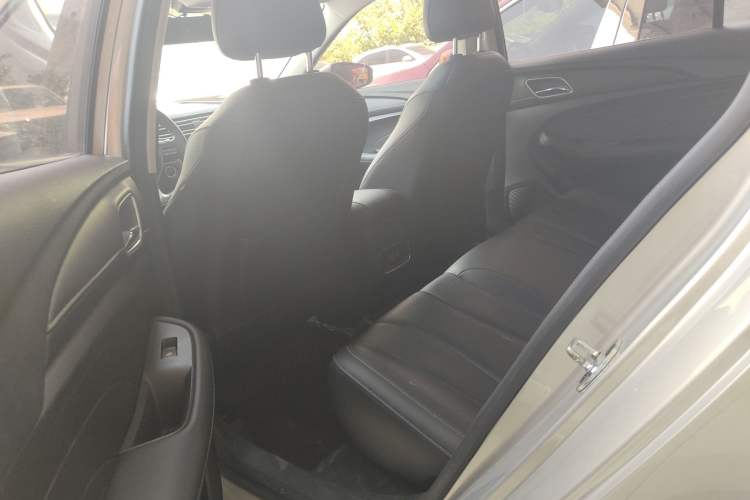 Used Roewe i5 2019 20T Automatic 4G Connected Supercharged Flagship Edition
