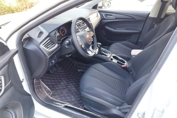 Used Roewe i5 2019 1.5L Automatic 4G Connected Langyue Edition