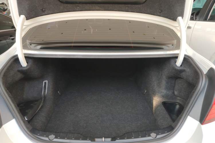 Used BMW 5 Series 2014 525Li Luxury Design Package
