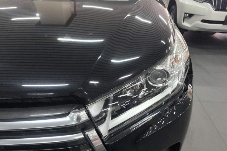Used Toyota Highlander 2018 2.0T Four-Wheel Drive Prestige Version 7 Seats China V Emission Standard