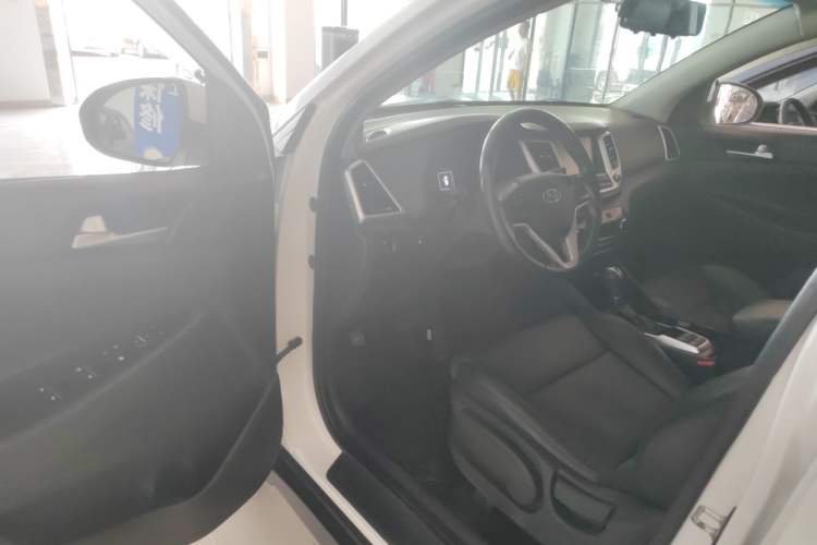 Used Hyundai Tucson 2015 1.6T Dual-Clutch Two-Wheel-Drive Smart Model
