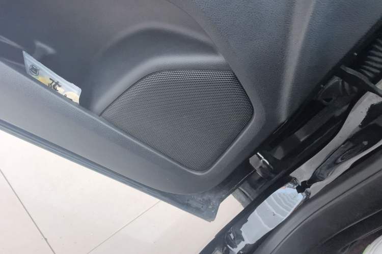 Used Ford Edge 2021 PLUS EcoBoost 245 Two-Wheel-Drive Platinum Edition 5 Seats
