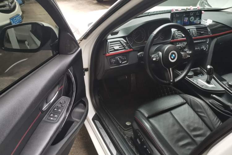 Used BMW 3 Series 2013 316i Sport Design Package
