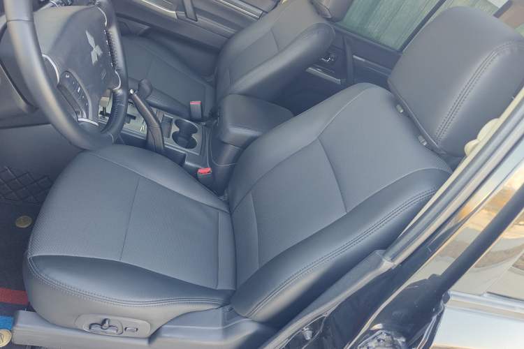 Used Mitsubishi Pajero 2014 3.0L Elite Edition
