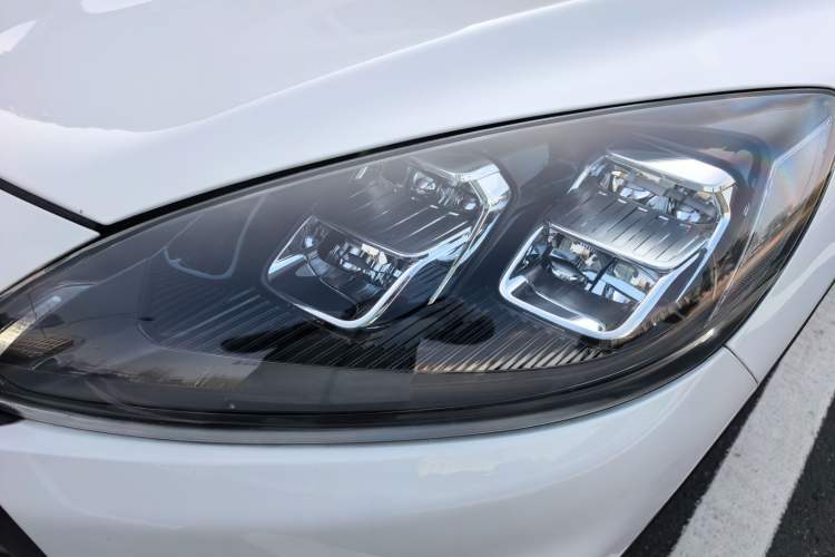 Used Ford Escape 2020 EcoBoost 245 Two-Wheel-Drive Titanium Edition
