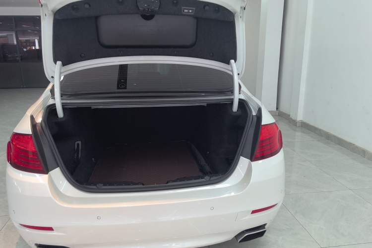 Used BMW 5 Series 2015 535Li Leading Model