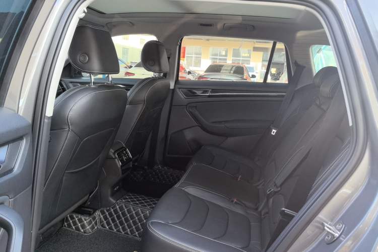 Used Skoda Kodiaq 2018 Facelifted TSI330 5-Seater Two-Wheel-Drive Luxury Enjoyment Edition
