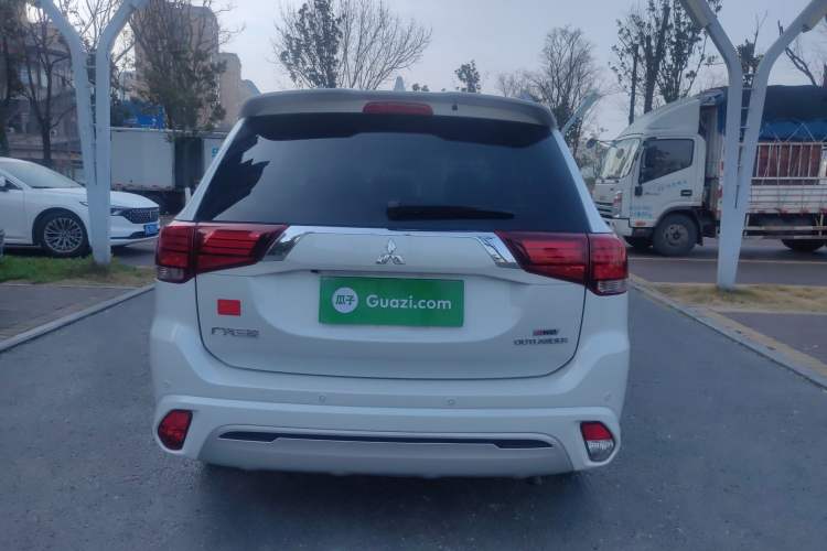 Used Mitsubishi Outlander 2021 2.4L 4x4 Zhi Xiang Edition 7 Seats