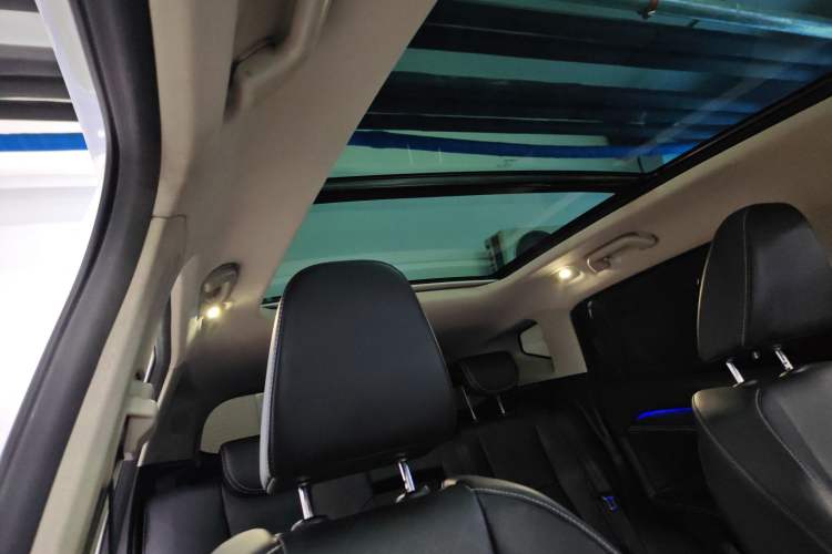 Used Wey VV6 2018 2.0T Two-Wheel-Drive Ultra-Luxury Version China V Standard
