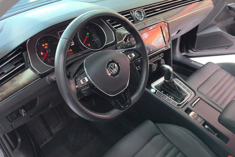 Used Volkswagen Magotan 2019 330TSI DSG Luxury Model China V Standard
