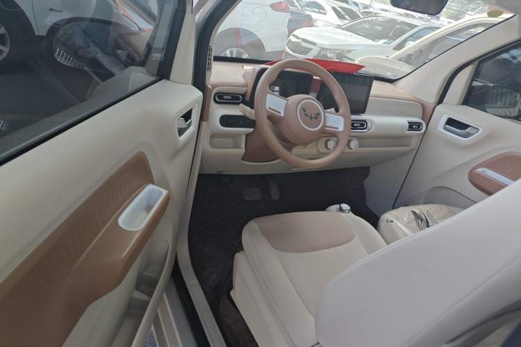 Used Wuling Hongguang MINIEV 2024 3rd Generation 215km Youth Edition
