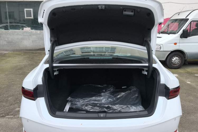 Used BYD Qin PLUS 2025 DM-i Smart Drive 55KM Leading Model
