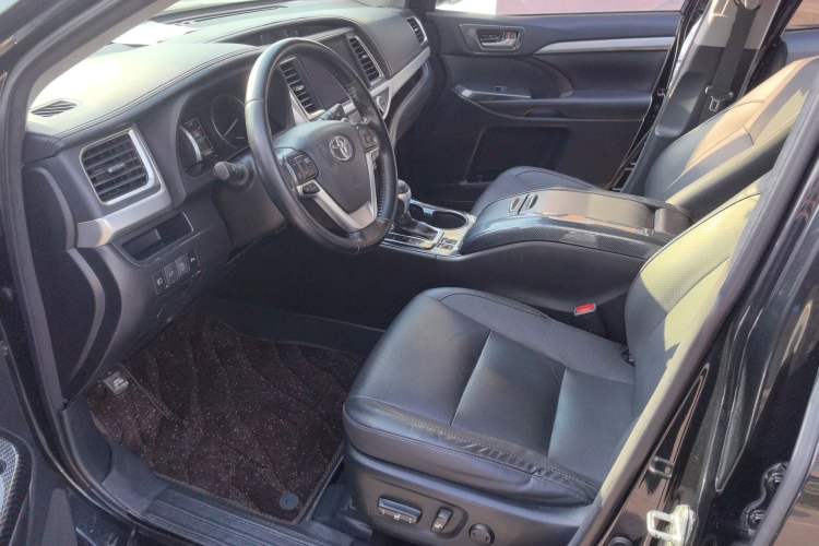 Used Toyota Highlander 2018 2.0T Two-Wheel Drive Prestige Edition 7 Seats China VI Standard
