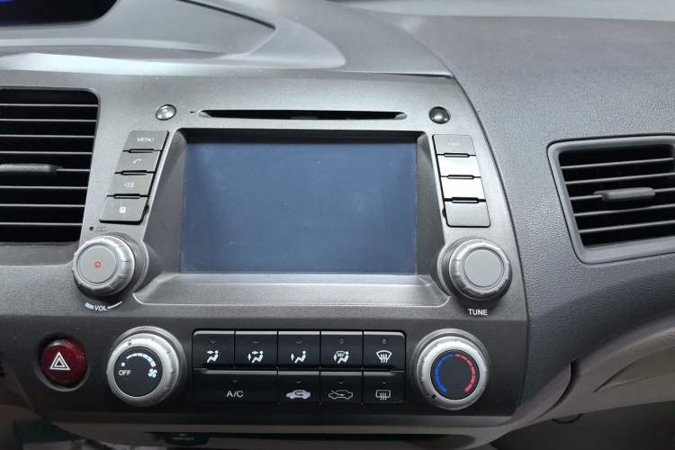 Used CIIMO CIIMO 2015 1.8L automatic comfort version
