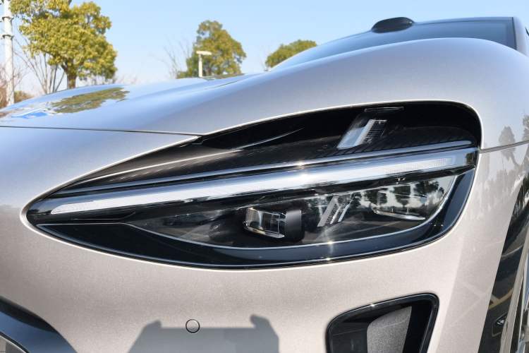 Used  YU7 2025 Ultra-Long Range High-Performance All-Wheel-Drive Max Edition
