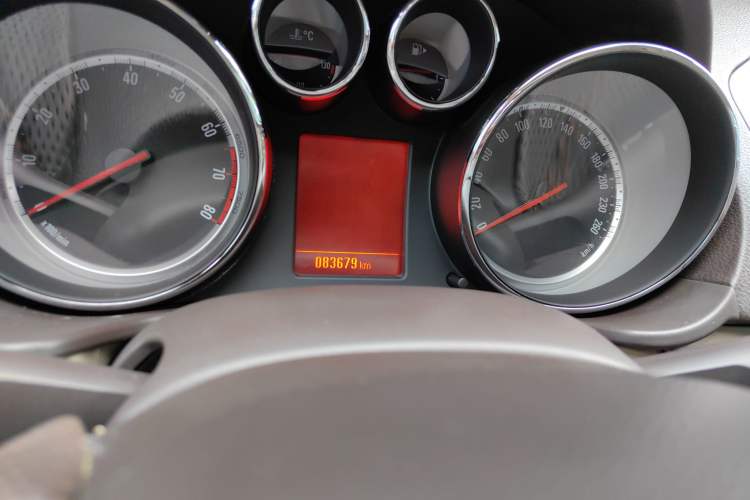 Used Opel Insignia 2013 2.0T Two-Wheel-Drive Luxury Version
