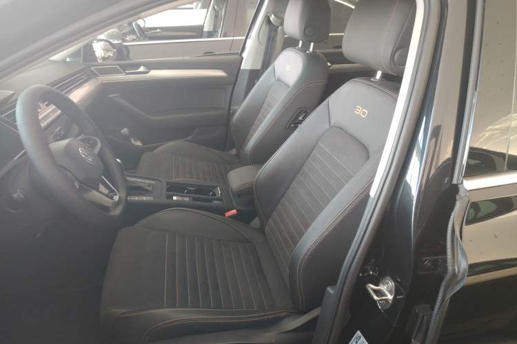 Used Volkswagen Magotan 2021 330TSI DSG 30th Anniversary Edition
