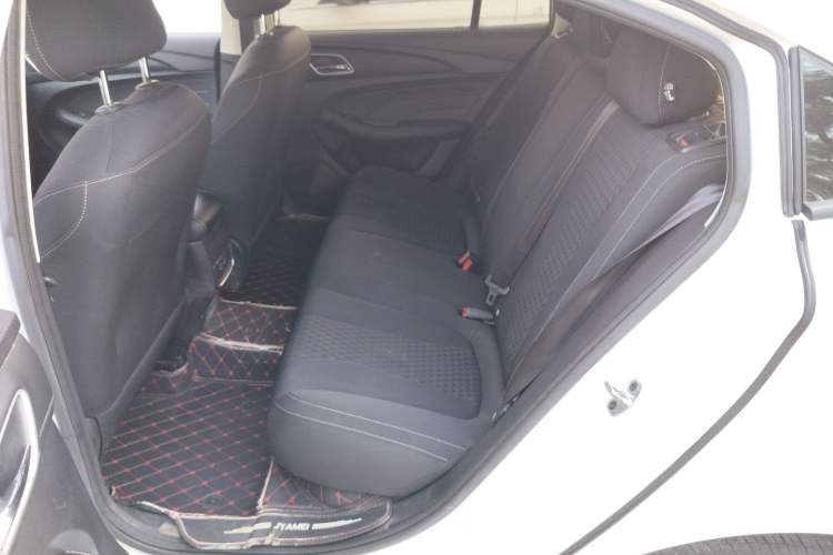 Used Roewe i5 2019 1.5L Automatic 4G Connected Langyue Edition