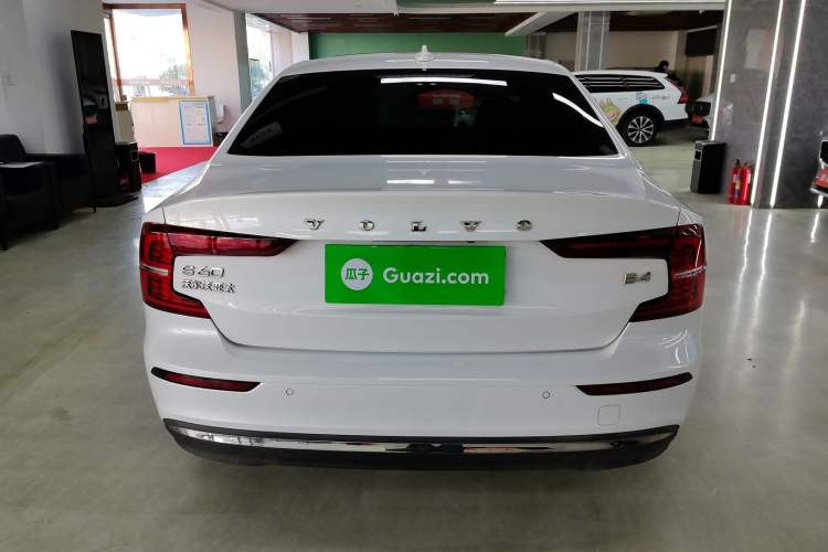 Used Volvo S60 2024 B4 Zhiyi Luxury Edition
