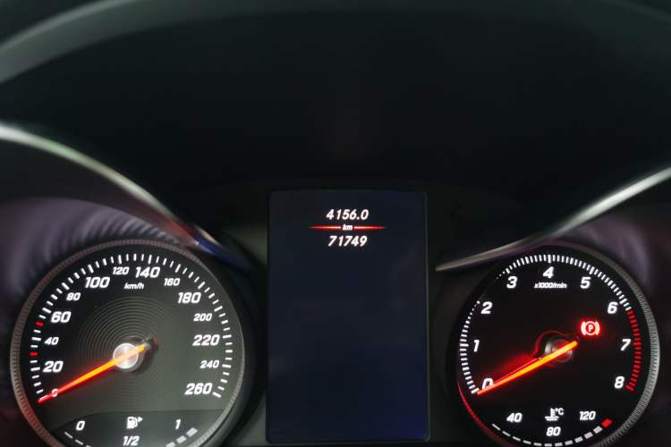 Used Mercedes-Benz GLC 2018 GLC 260 4MATIC Luxury Model
