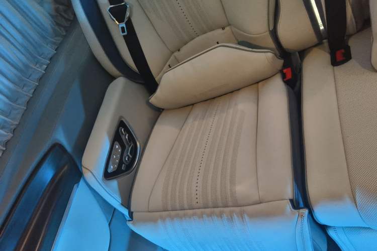 Used Mercedes-Benz Vito 2024 2.0T Business Version 7 Seats
