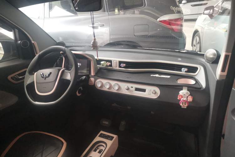 Used Wuling Hongguang MINIEV 2021 Macaron Premium Model – Lithium Iron Phosphate
