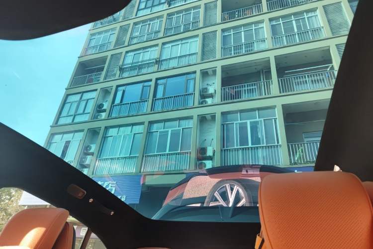 Used  YU7 2025 Ultra-Long Range High-Performance All-Wheel-Drive Max Edition
