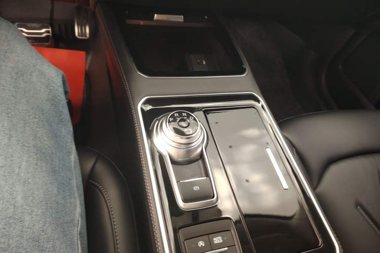 Used Ford Edge 2021 PLUS EcoBoost 245 Two-Wheel-Drive Titanium 7-Seater
