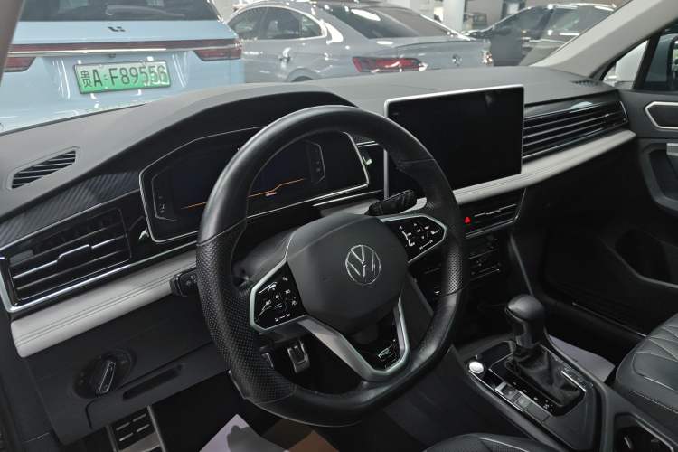 Used Volkswagen Tiguan L 2023 330TSI Automatic Two-Wheel Drive R-Line Enjoyment Edition
