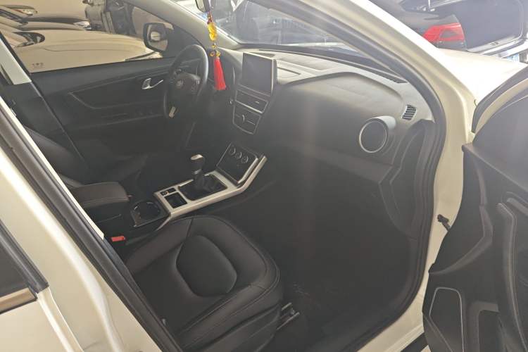 Used Bestune X40 2019 1.6L Manual Luxury Model China VI Standard