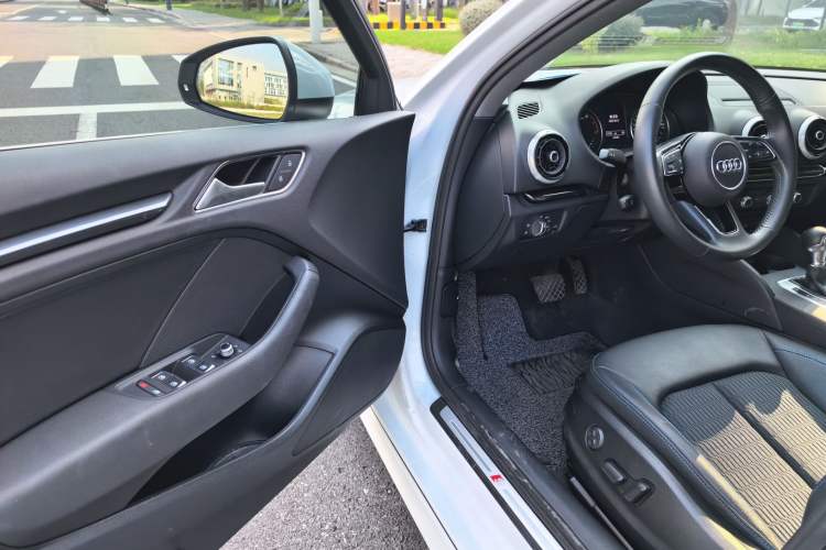 Used Audi A3 2020 Limousine 35 TFSI Fashion Edition China VI Emission Standard
