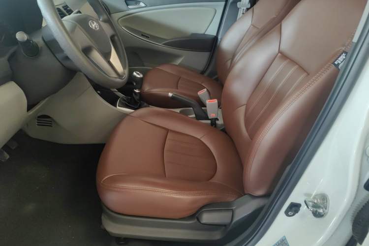 Used Hyundai Verna (older generation) 2014 1.4L Manual Smart GLS Trim