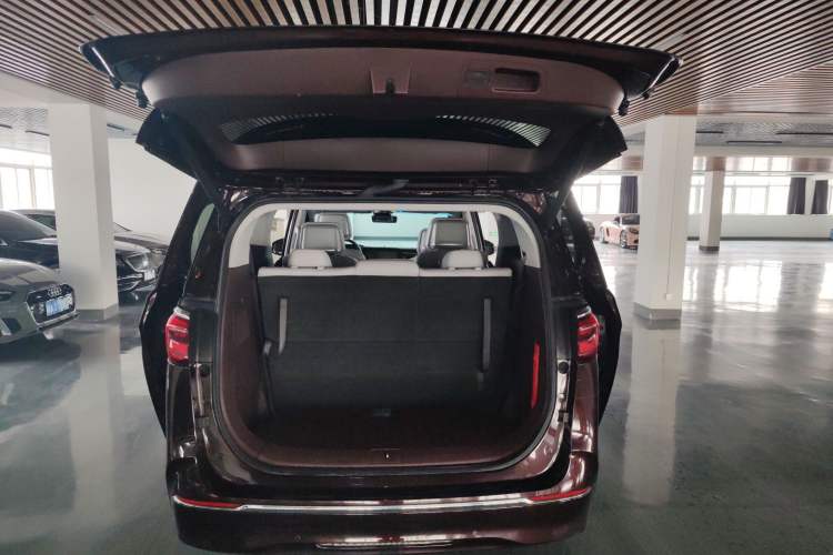 Used Buick GL8 2022 Avenir Aivia 7-Seater Deluxe Edition