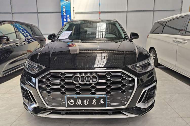 Used Audi Q5L 2022 40T Fashionable and Dynamic Model
