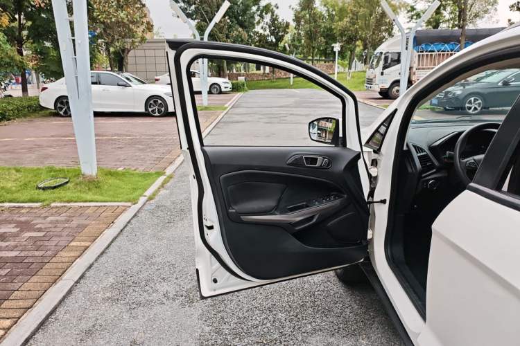 Used Ford EcoSport 2018 1.5L Automatic Platinum Wing Model
