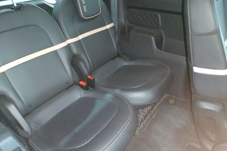 Used Baojun KiWi EV 2021 Designer Lithium Iron Phosphate
