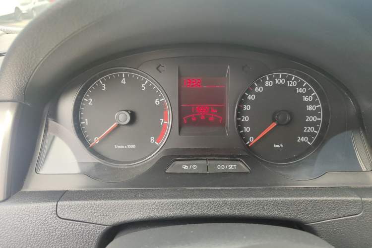 Used Volkswagen Santana 2015 1.6L Manual Comfort Edition
