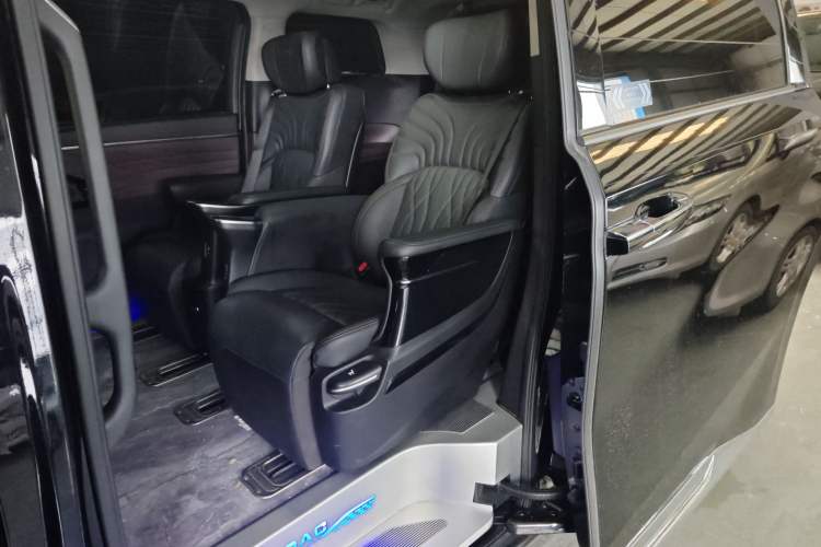 Used GAC Trumpchi M8 2024 Master Series 400T Prestige Edition
