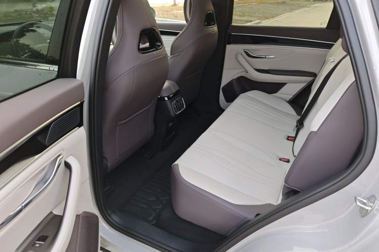 Used BYD Song PLUS New Energy 2025 EV Intelligent Driving Edition 520km Luxury Model
